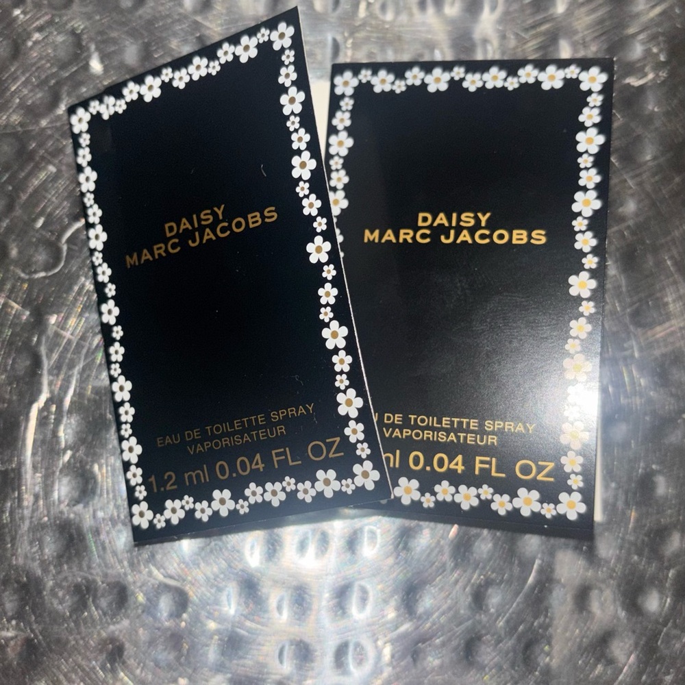 2 Marc Jacobs Daisy Samples